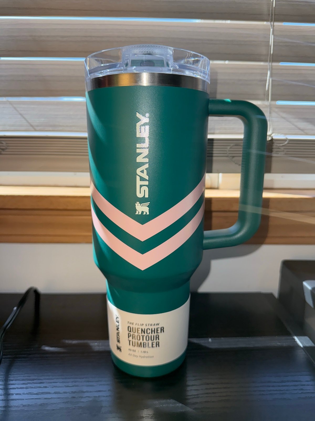 Stanley 40OZ Tumbler Pro Tour Flip Straw Green Design
