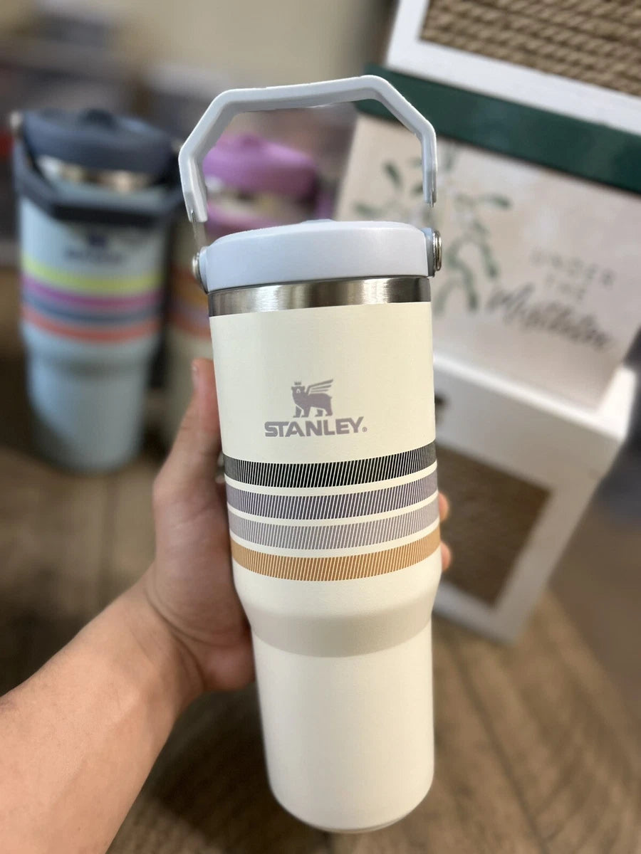 Versatile 30oz Stanley 900ML Flip Straw Tumbler